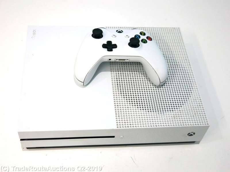 Microsoft Xbox One S 1TB Console (WHITE) Model 1681 + 1 Controller