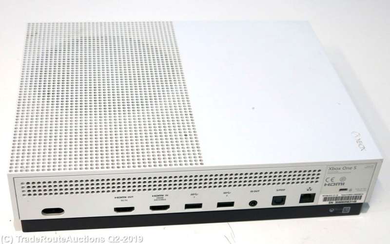 Microsoft Xbox One S 1TB Console (WHITE) Model 1681 + 1 Controller