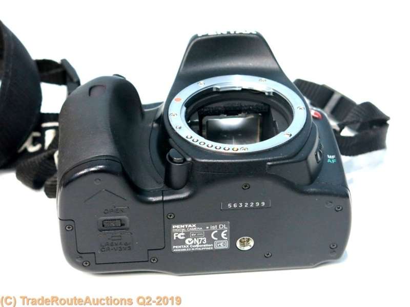 Pentax *ist DL DSLR Camera with 18-55 Lens Kit