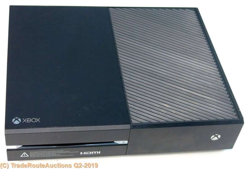 Microsoft Xbox One 500GB Model 1540 Gaming Console + 1 Controller
