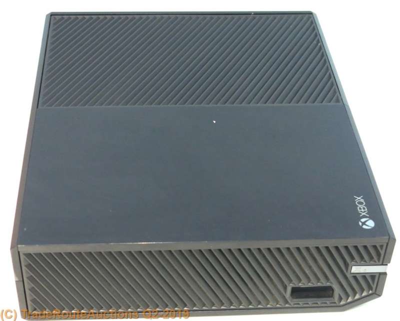 Microsoft Xbox One 500GB Model 1540 Gaming Console + 1 Controller