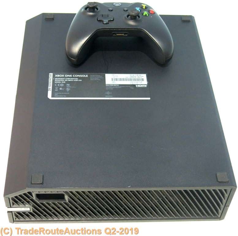 Microsoft Xbox One 500GB Model 1540 Gaming Console + 1 Controller