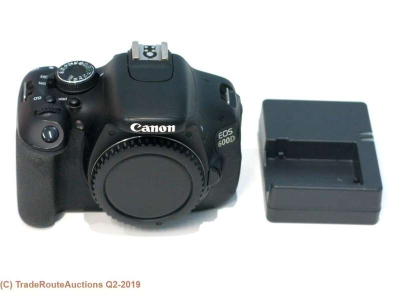 Canon EOS 600D Digital SLR CAMERA BODY ONLY [18 Megapixels] - Please Read