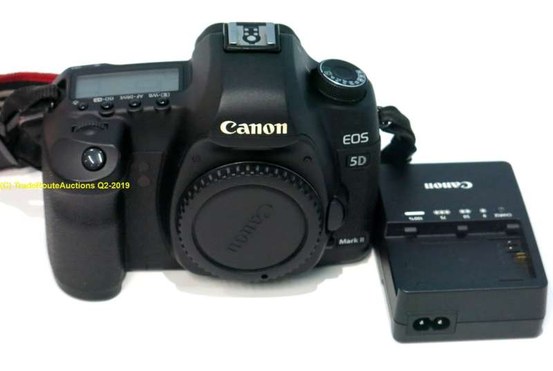 Canon EOS 5D Mark II 21MP Full Frame CMOS DSLR Camera (Body) | 21 Megapixels