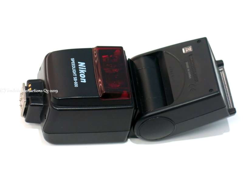 Nikon SB-600 Speedlight Flash for Nikon DSLR Cameras