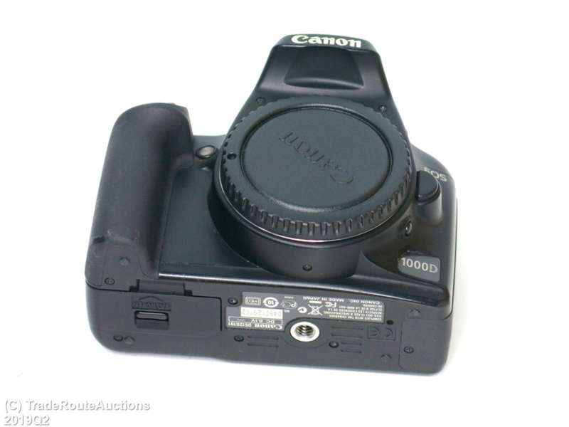 Canon EOS 1000D Digital SLR camera BODY ONLY