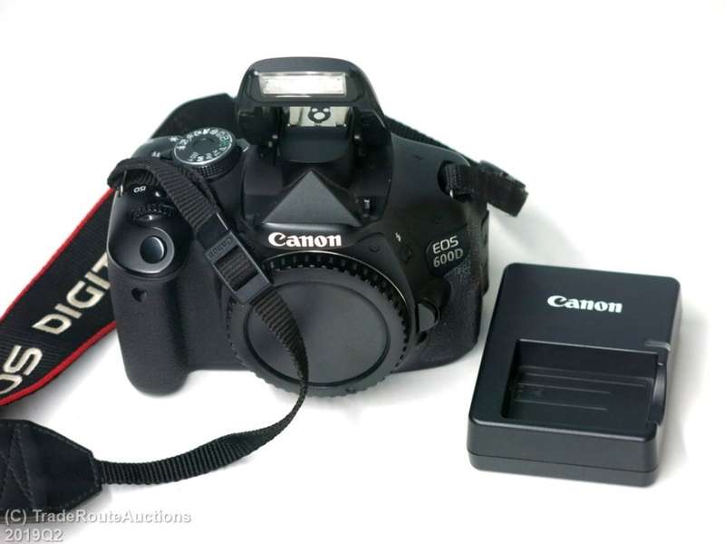 Canon EOS 600D Digital SLR CAMERA BODY ONLY - PROFESSIONAL [18 Megapixels]