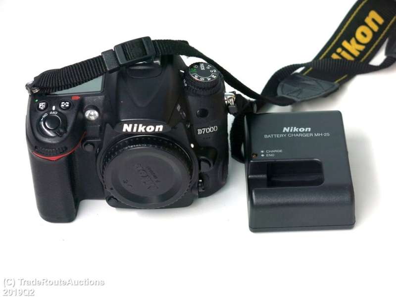 NIKON D7000 DSLR CAMERA Body (ONLY) 16.2 Megapixels