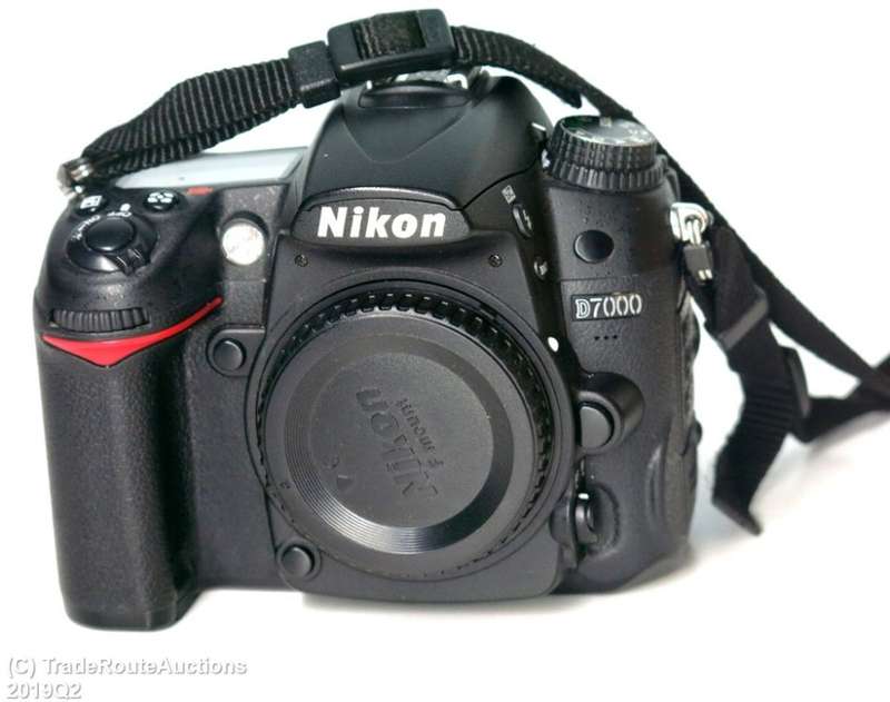 NIKON D7000 DSLR CAMERA Body (ONLY) 16.2 Megapixels