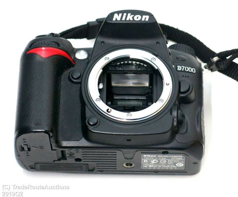 NIKON D7000 DSLR CAMERA Body (ONLY) 16.2 Megapixels