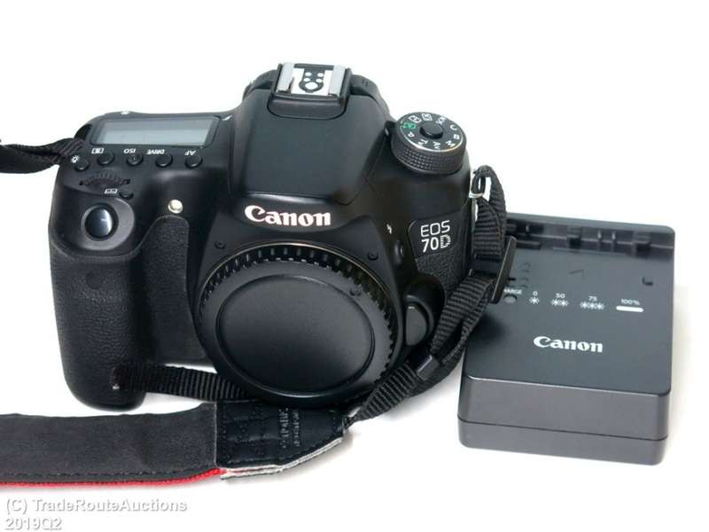 Canon EOS 70D DIGITAL SLR CAMERA BODY ONLY | BUILT IN WIFI | 7 FRAMES /SEC | 20.2 MP FULL HD