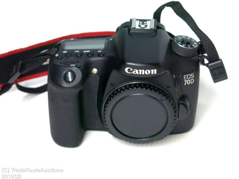 Canon EOS 70D DIGITAL SLR CAMERA BODY ONLY | BUILT IN WIFI | 7 FRAMES /SEC | 20.2 MP FULL HD