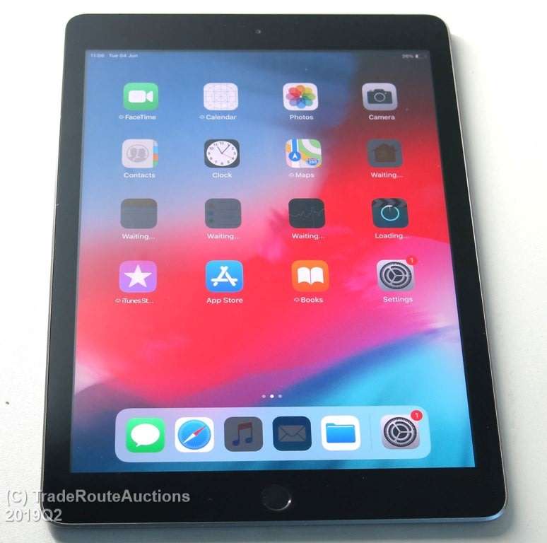Tablet Apple iPad 5th Gen 2017 | MP262HC/A | CELLULAR + WiFi | 128GB | Space Grey | A1823 | 9.7 inch