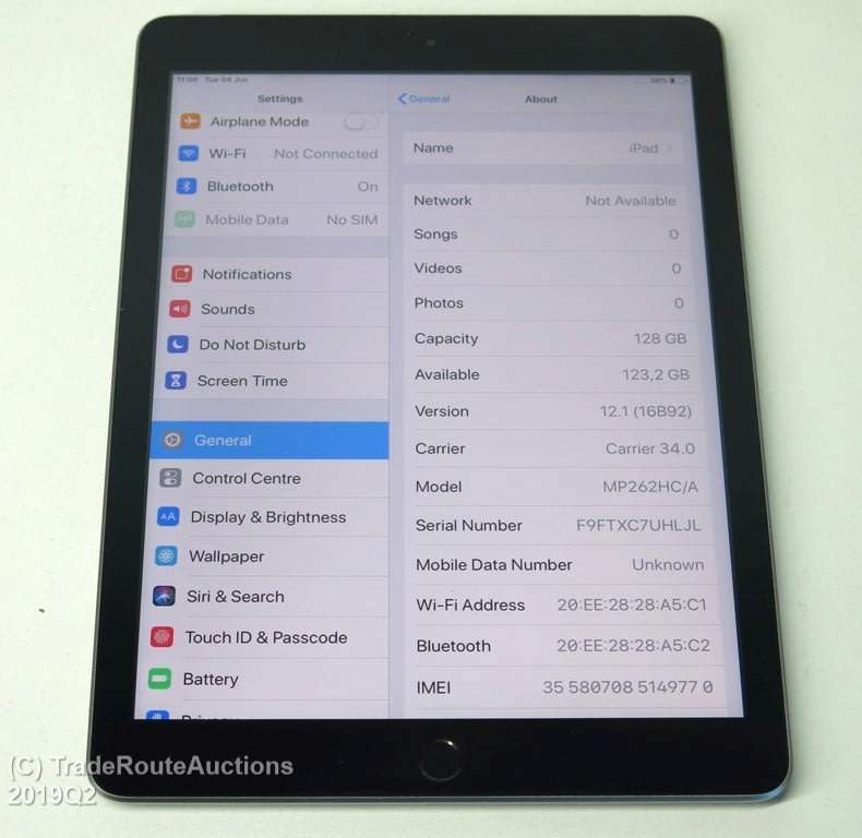 Tablet Apple iPad 5th Gen 2017 | MP262HC/A | CELLULAR + WiFi | 128GB | Space Grey | A1823 | 9.7 inch