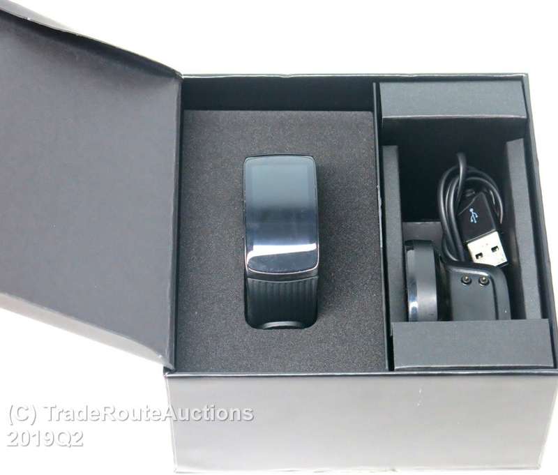 BOXED / BLACK / SMALL - Samsung Gear Fit2 Pro Fitness Tracker Large SM-R365 GPS Sports Band