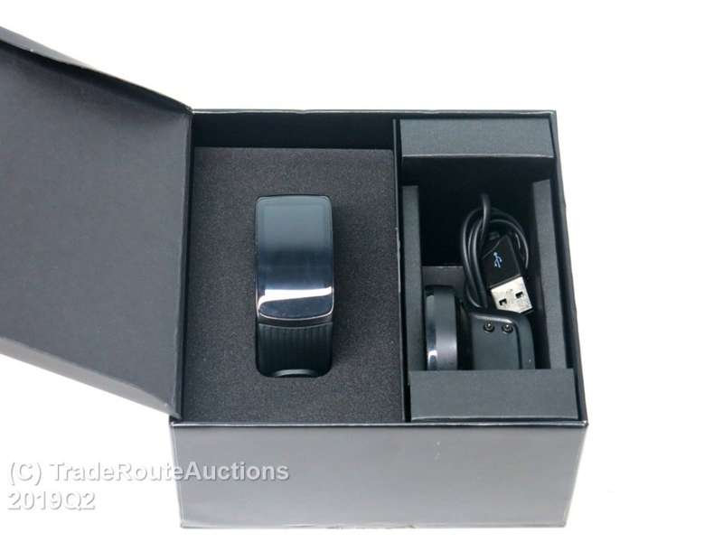BOXED / BLACK / SMALL - Samsung Gear Fit2 Pro Fitness Tracker Large SM-R365 GPS Sports Band