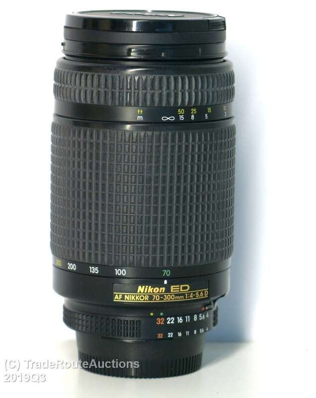 Nikon AF Nikkor 70-300mm f/4-5.6 ED Telephoto Zoom lens for Nikon DSLR Cameras ( Nikon 70-300 lens )