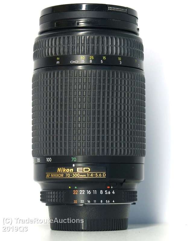 Nikon AF Nikkor 70-300mm f/4-5.6 ED Telephoto Zoom lens for Nikon DSLR Cameras ( Nikon 70-300 lens )