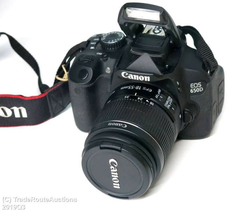 CANON 650D Digital SLR CAMERA with Canon 18-55mm Lens (18 Megapixels) DSLR Camera Kit