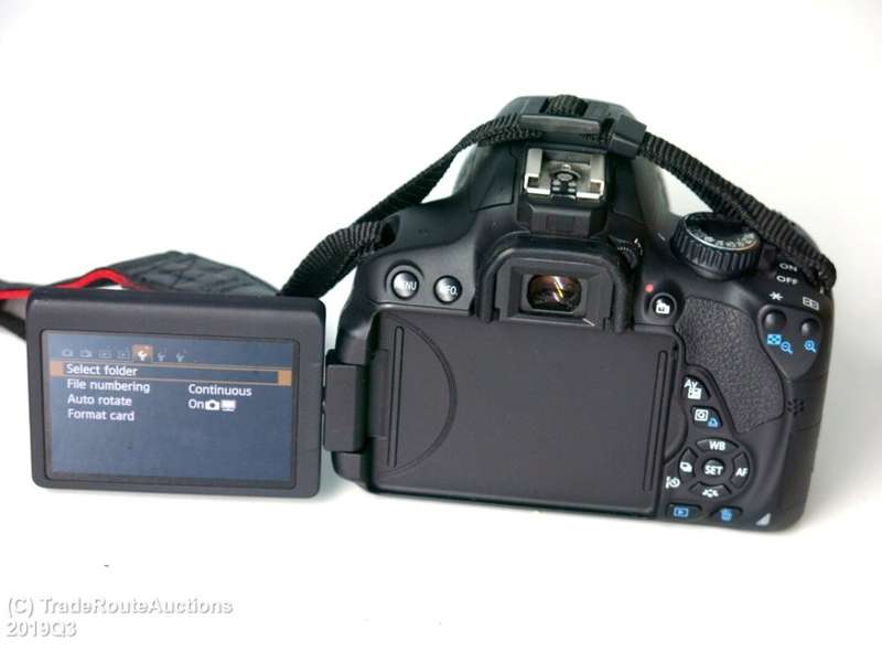 CANON 650D Digital SLR CAMERA with Canon 18-55mm Lens (18 Megapixels) DSLR Camera Kit