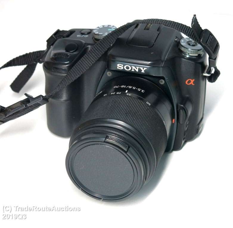 SONY ALPHA A100 DSLR PROFESSIONAL DIGITAL CAMERA + 18-55mm SONY LENS KIT
