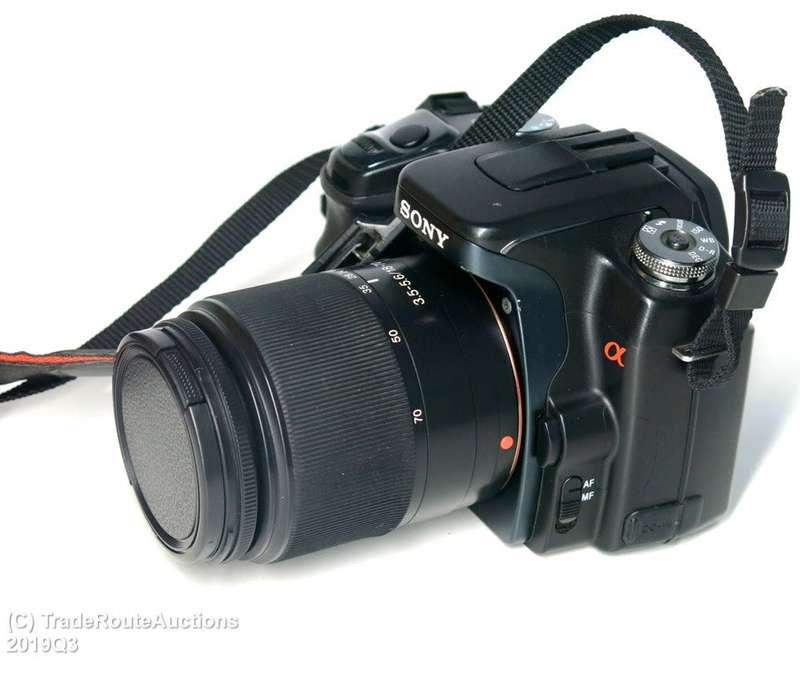 SONY ALPHA A100 DSLR PROFESSIONAL DIGITAL CAMERA + 18-55mm SONY LENS KIT