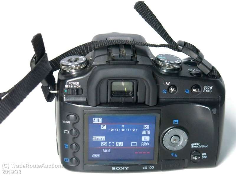 SONY ALPHA A100 DSLR PROFESSIONAL DIGITAL CAMERA + 18-55mm SONY LENS KIT