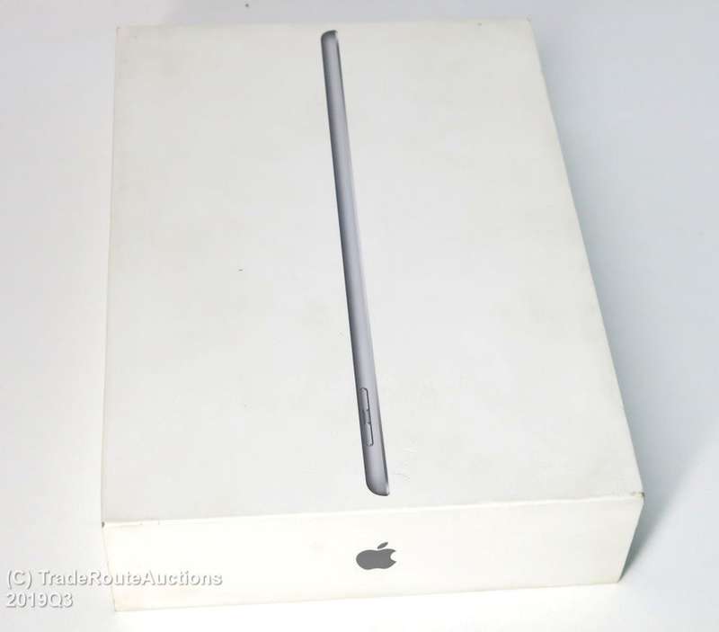 iPad 5th Gen 2017 | MP1J2HC/A | WiFi + Cellular | 32GB | Space Grey | A1823 | RETINA