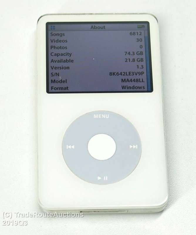 Apple IPod Classic - 5th Generation  WHITE 80GB [ MA488LL ] A1136