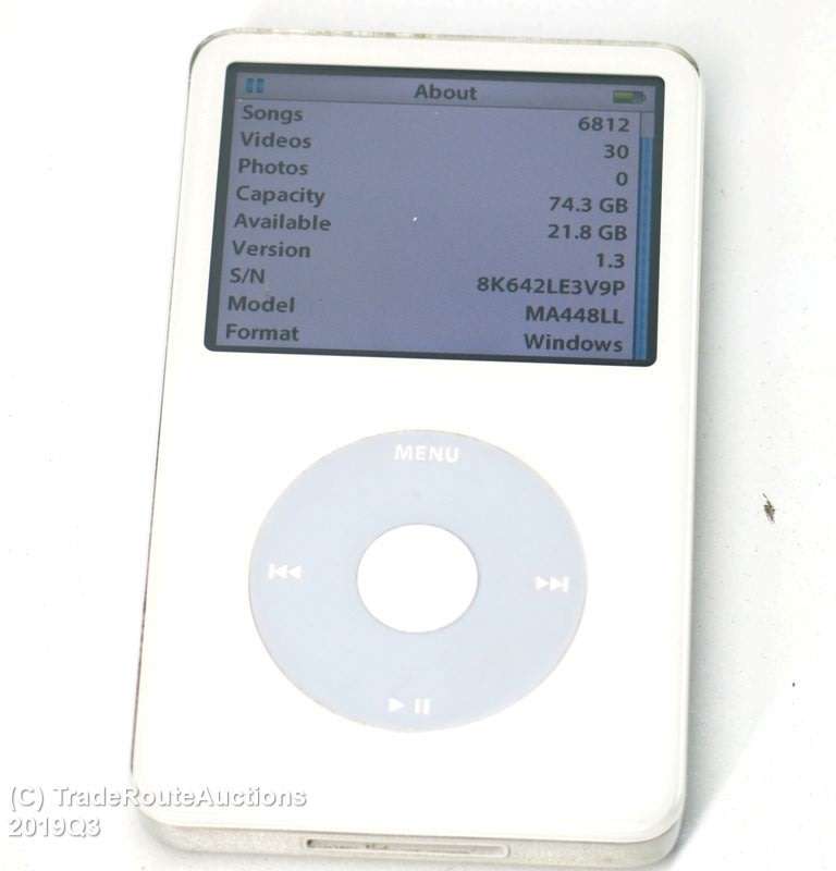 Apple IPod Classic - 5th Generation  WHITE 80GB [ MA488LL ] A1136