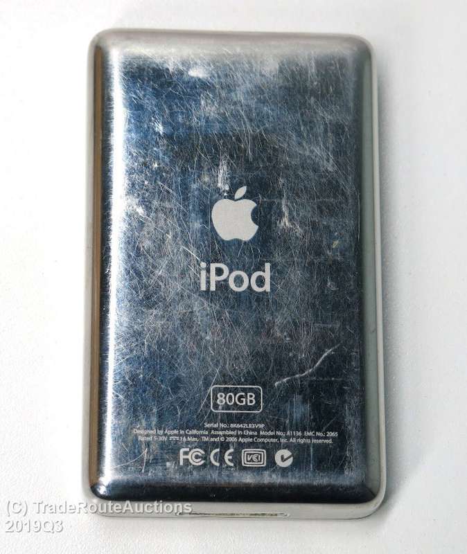Apple IPod Classic - 5th Generation  WHITE 80GB [ MA488LL ] A1136