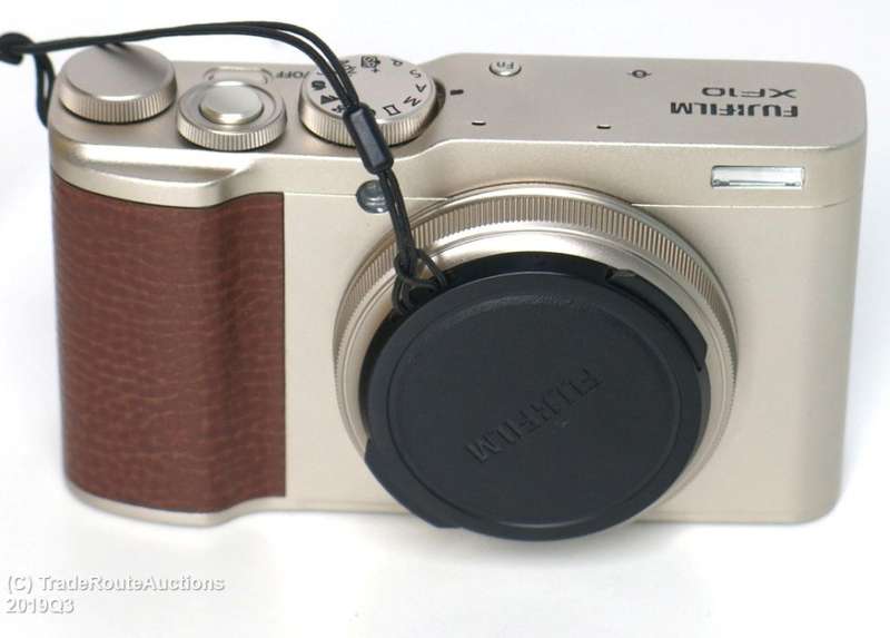 Fuji Fujifilm XF10 24.2MP APS-C sensor, 4K Video,18.5mm f/2 lens