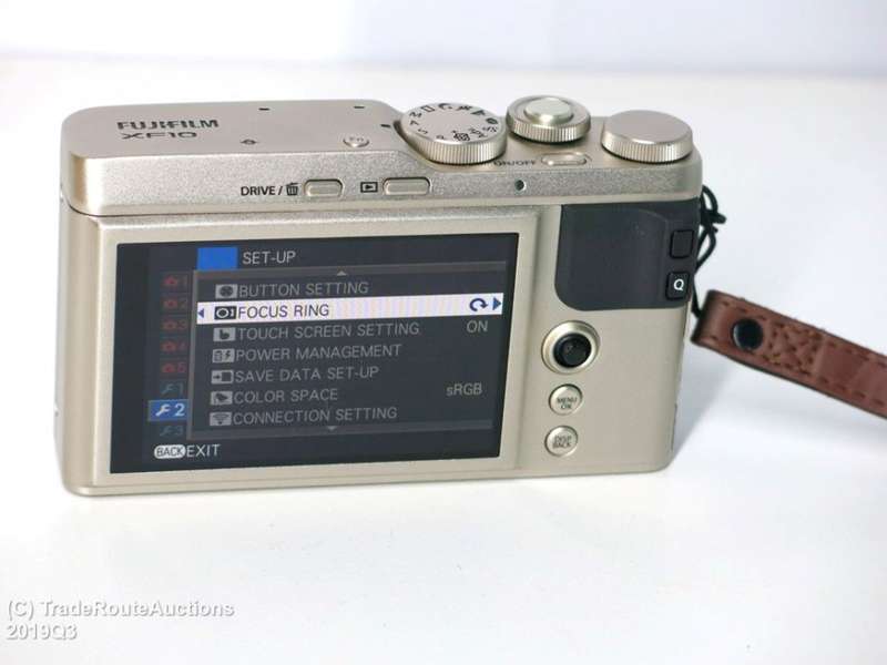 Fuji Fujifilm XF10 24.2MP APS-C sensor, 4K Video,18.5mm f/2 lens