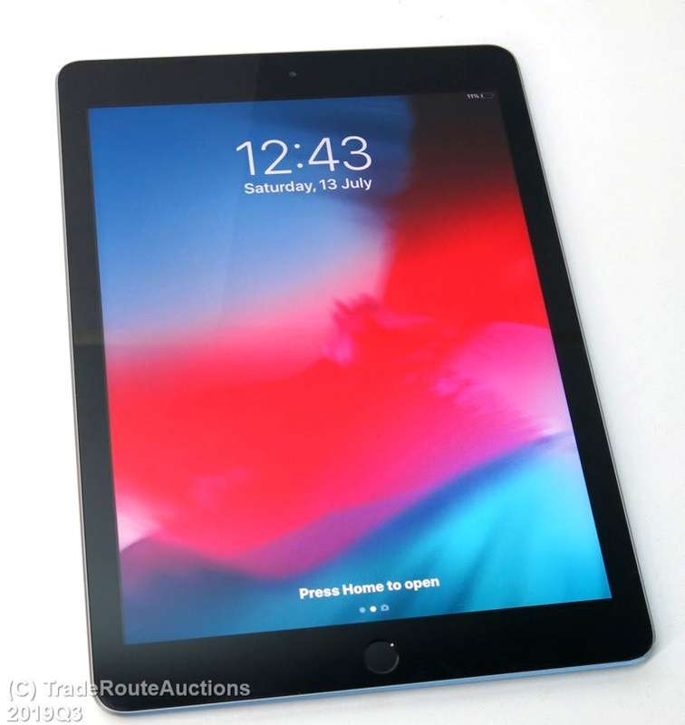 Apple iPad 6th Gen 2018 | MR7F2HC/A | WiFi  only | 32GB | Space Grey | A1893 | RETINA IPad6
