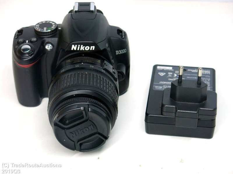 NIKON D3000 DSLR CAMERA CAMERA KIT WITH NIKKOR 18-55 LENS