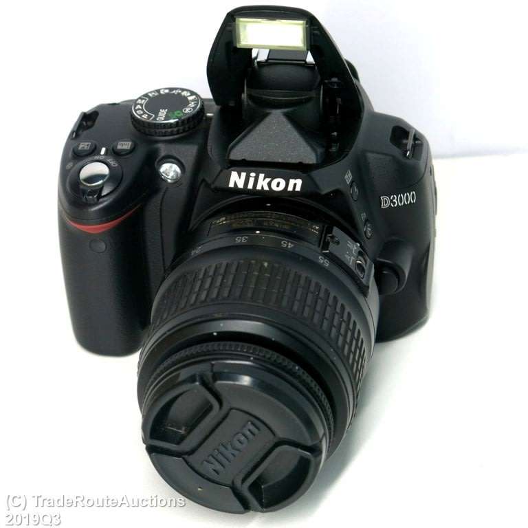 NIKON D3000 DSLR CAMERA CAMERA KIT WITH NIKKOR 18-55 LENS