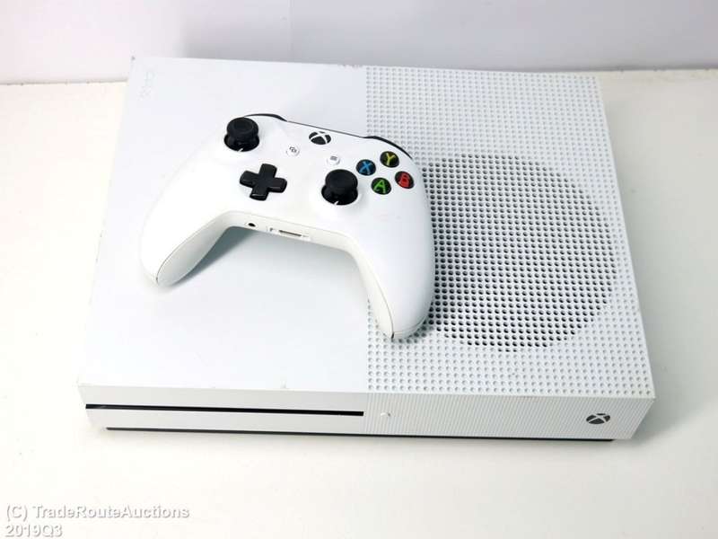 Microsoft Xbox One S 1TB Console (WHITE) Model 1681 + 1 Controller