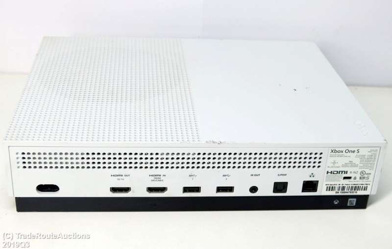 Microsoft Xbox One S 1TB Console (WHITE) Model 1681 + 1 Controller
