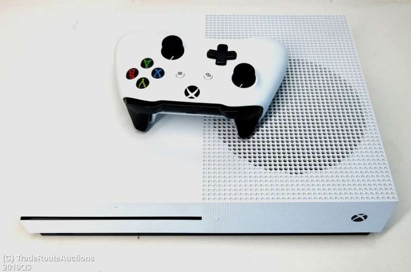 Microsoft Xbox One S 500GB Console (WHITE) Model 1681 + 1 Controller (WHITE)