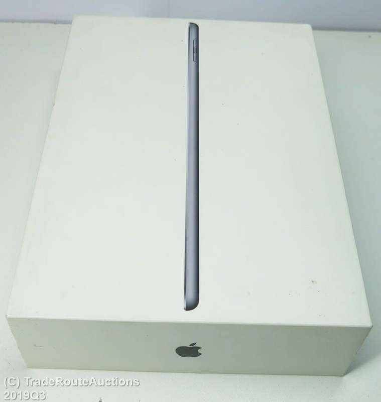 Apple iPad 6th Gen 2018 | MR7F2HC/A | WiFi  only | 32GB | Space Grey | A1893 | RETINA IPad6