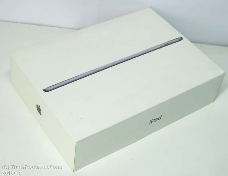 Apple iPad 6th Gen 2018 | MR7F2HC/A | WiFi  only | 32GB | Space Grey | A1893 | RETINA IPad6
