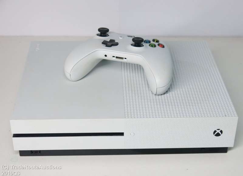 Microsoft Xbox One S 1TB Console (WHITE) Model 1681 + 1 Controller
