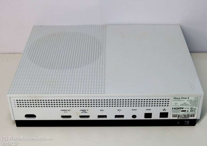 Microsoft Xbox One S 1TB Console (WHITE) Model 1681 + 1 Controller