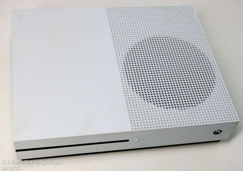 Microsoft Xbox One S 1TB Console (WHITE) Model 1681 + 1 Controller