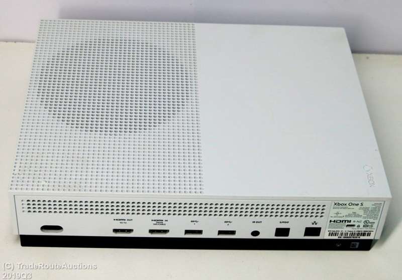Microsoft Xbox One S 1TB Console (WHITE) Model 1681 + 1 Controller