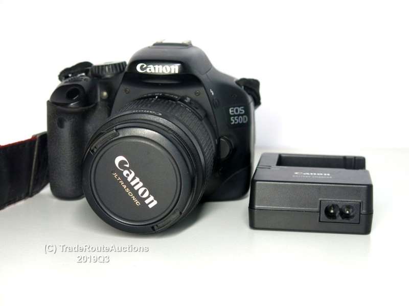 Canon EOS 550D Digital SLR camera Kit with Canon 18-55 Lens