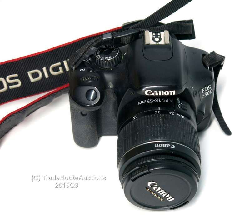 Canon EOS 550D Digital SLR camera Kit with Canon 18-55 Lens