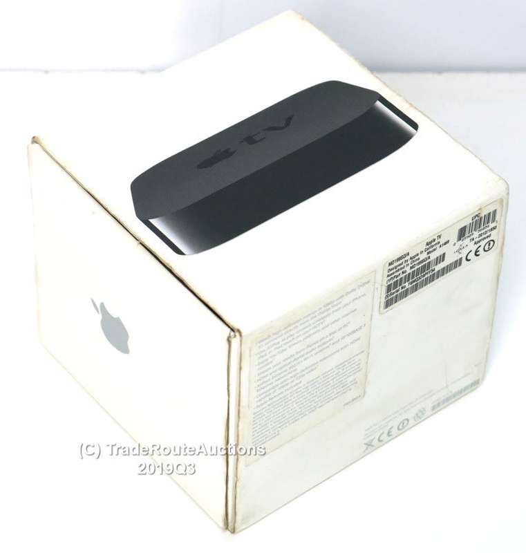 APPLE TV - A1469 - MD199SO/A - 3RD Generation - comes with Power Cable & Remote