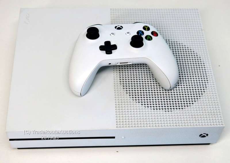 Microsoft Xbox One S 1TB Console (WHITE) Model 1681 + 1 Controller