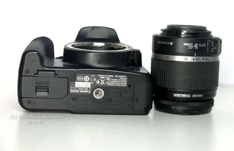 Canon EOS 450D DigitalSLR camera 12.2 Megapixels with Canon 18-55mm Lens Kit